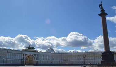 «Лето в Главном штабе»: вечерние променад-концерты в Эрмитаже по пятницам