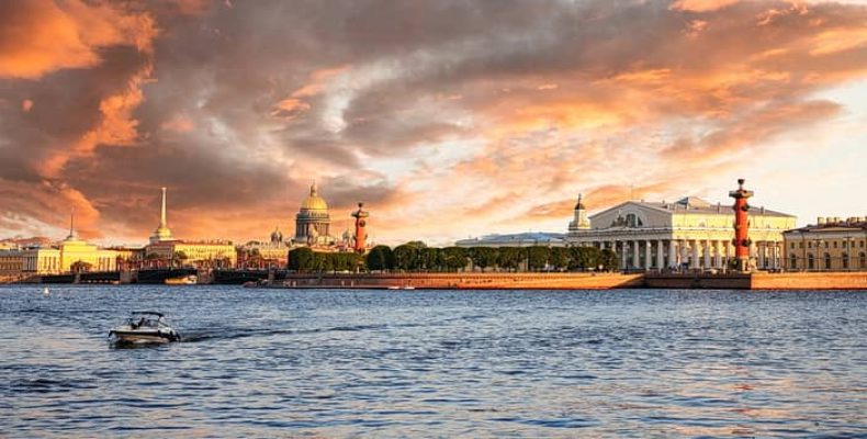 Как организовать идеальную прогулку на катере в СПб?